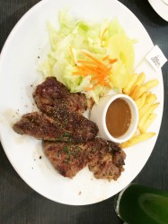 ステーキを食べました（´∀｀）