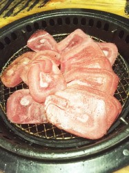にくにくにくにく。肉いね牛タン